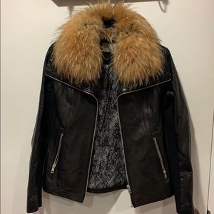 Black fitted leather jacket with real fur!